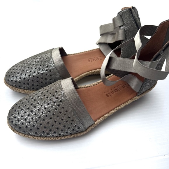 GENTLE SOULS by Kenneth Cole
Noa-Beth Wedge Espadrilles Metallic Gray size 8 - Picture 1 of 11